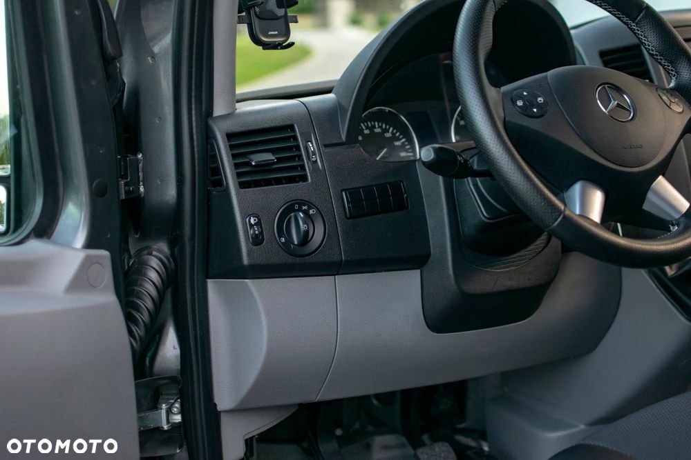 Mercedes-Benz Sprinter 319 - 25