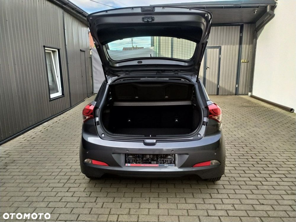 Hyundai i20 - 20