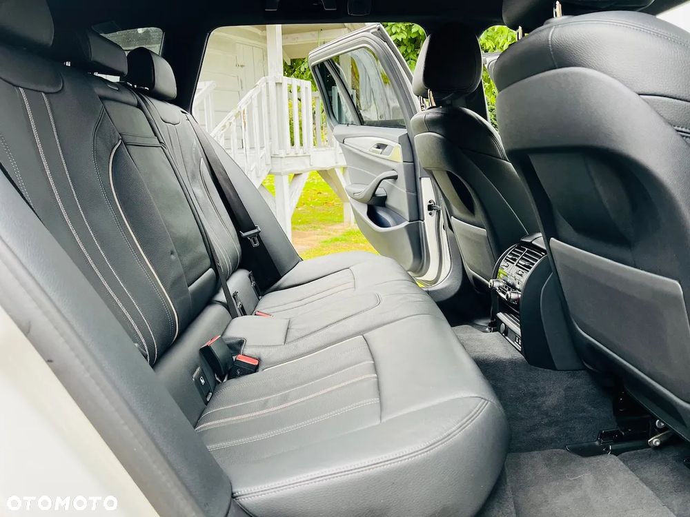 BMW Seria 5 530d xDrive Touring M Sport Edition - 30