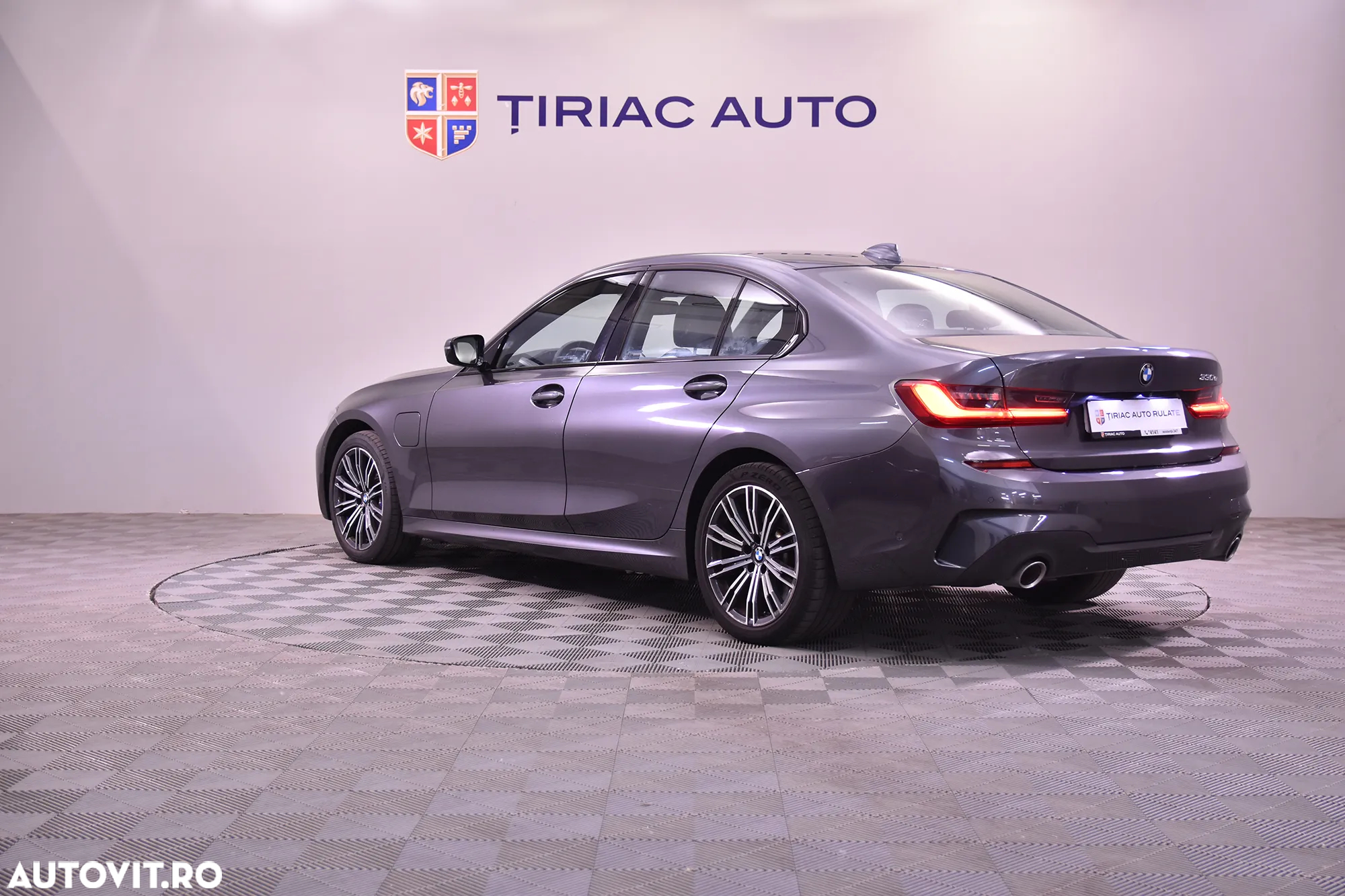 BMW Seria 3 330e Aut. M Sport - 3