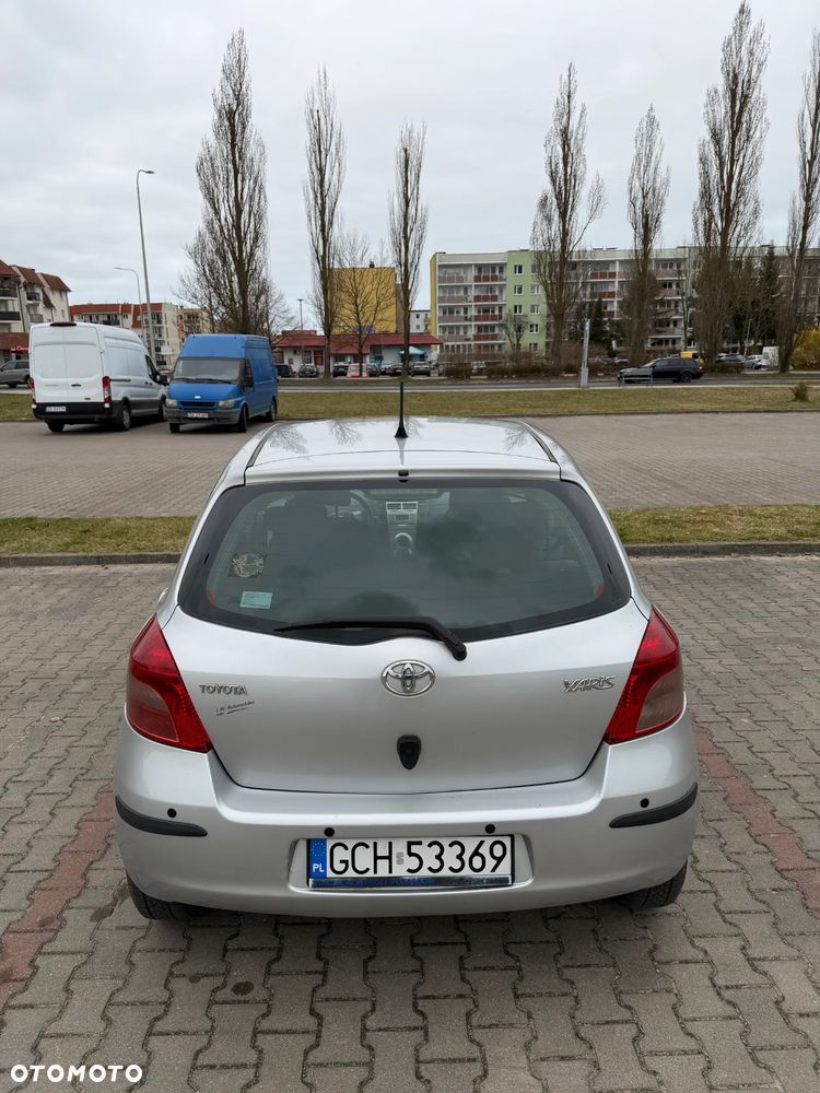 Toyota Yaris 1.3 VVT-i Luna - 5