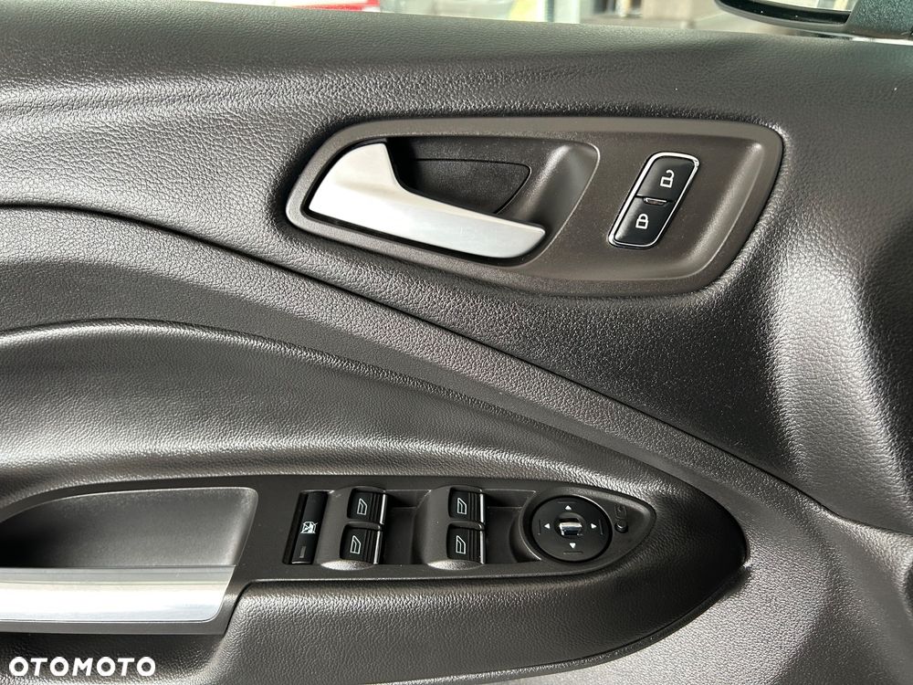 Ford Kuga 2.0 TDCi 2x4 SYNC - 38