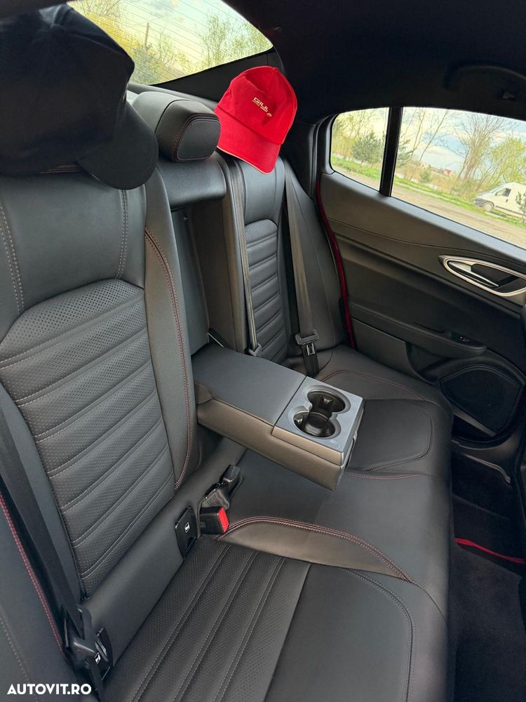 Alfa Romeo Giulia 2.0 Turbo 16V AT8-Q4 Competizione - 17