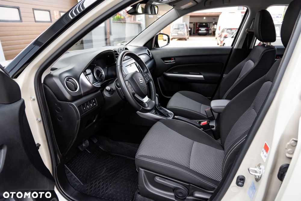 Suzuki Vitara 1.5 Dualjet Hybrid AGS Comfort+ "SHINKAI" - 18