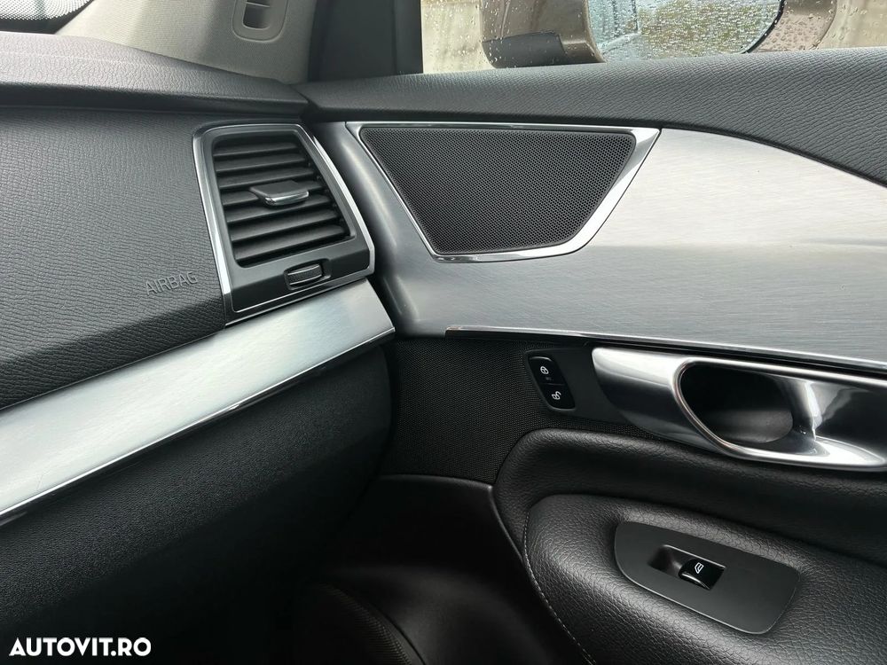 Volvo XC 90 - 21