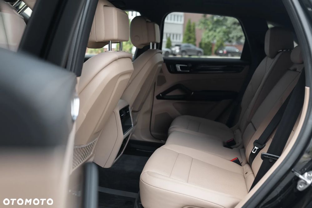 Porsche Cayenne Standard - 14