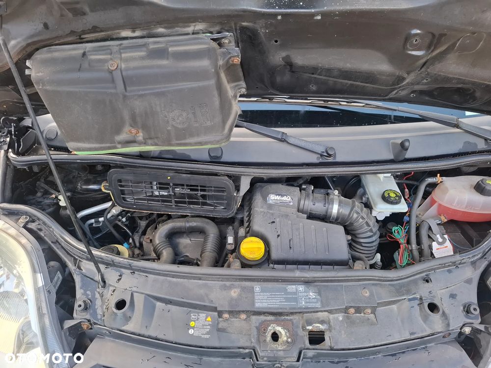 Opel Vivaro - 17