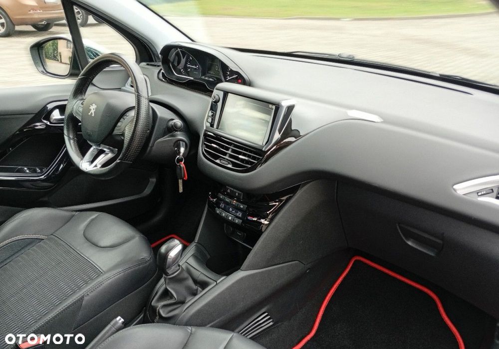 Peugeot 208 - 14