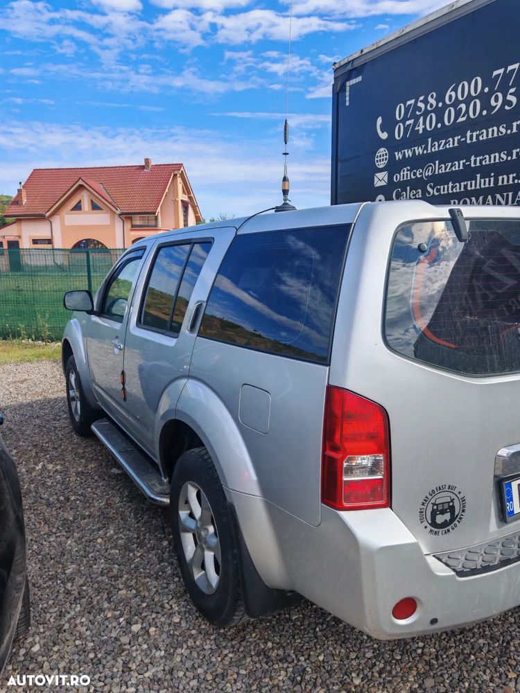 Nissan Pathfinder - 4