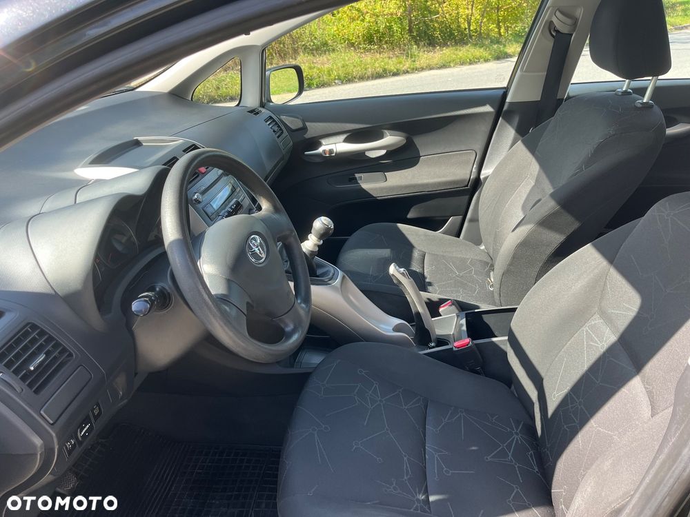 Toyota Auris 1.33 VVT-i - 13