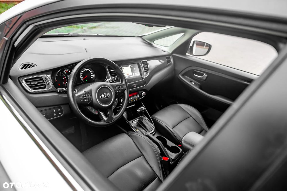 Kia Carens 1.7 CRDi Business Line 7os 7DCT - 19