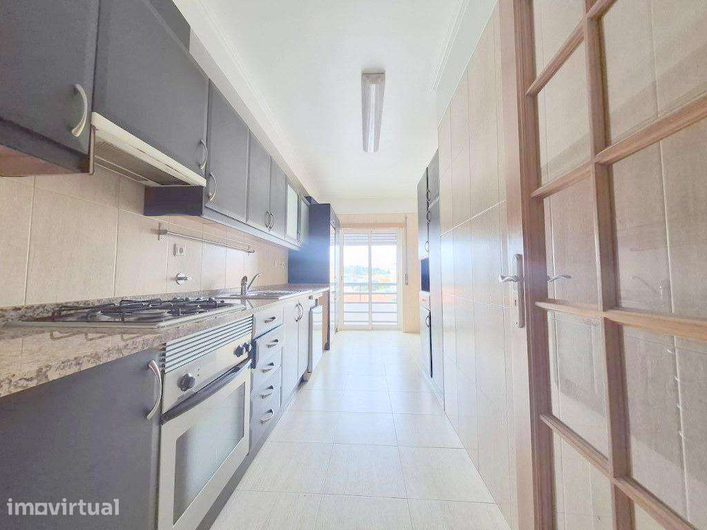 Apartamento T2 Central Remodelado - Grande imagem: 2/32