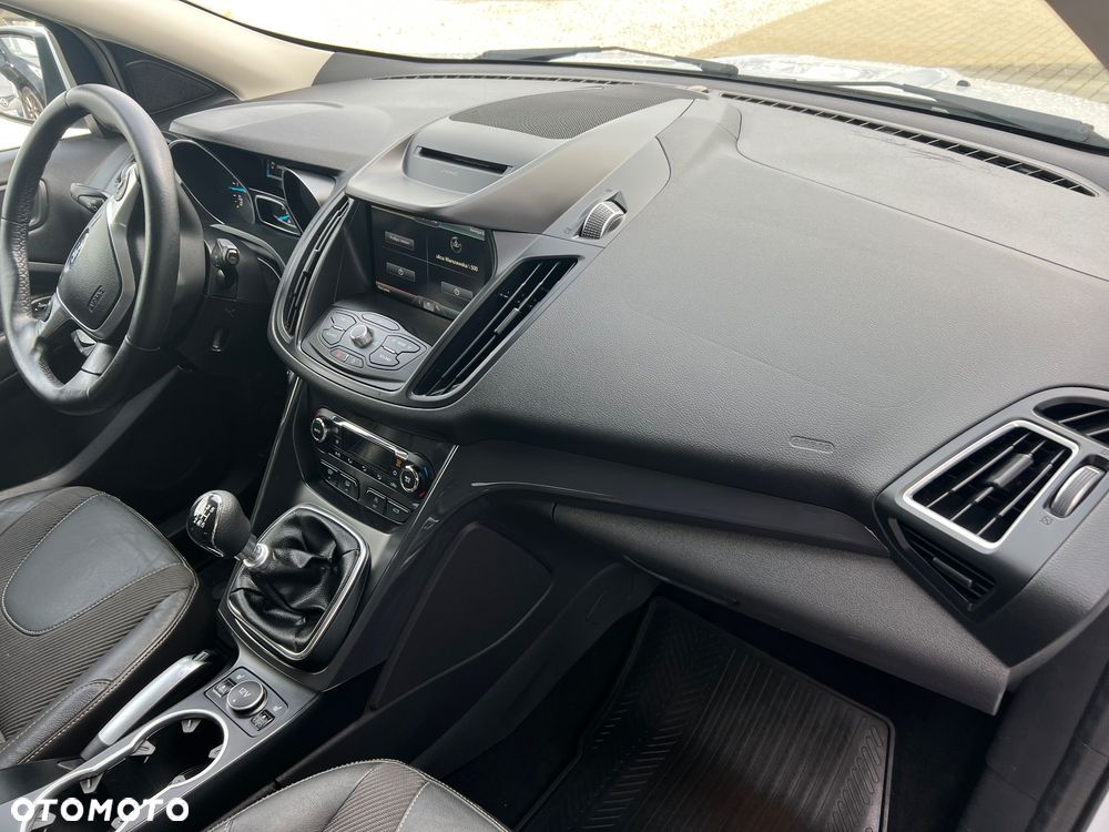 Ford Kuga 2.0 TDCi 2x4 Titanium - 13
