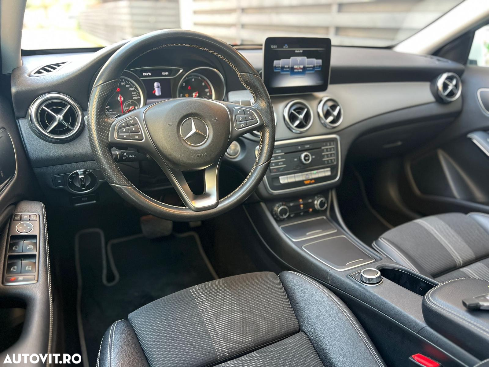 Mercedes-Benz GLA 220 d 7G-DCT Activity Edition - 12