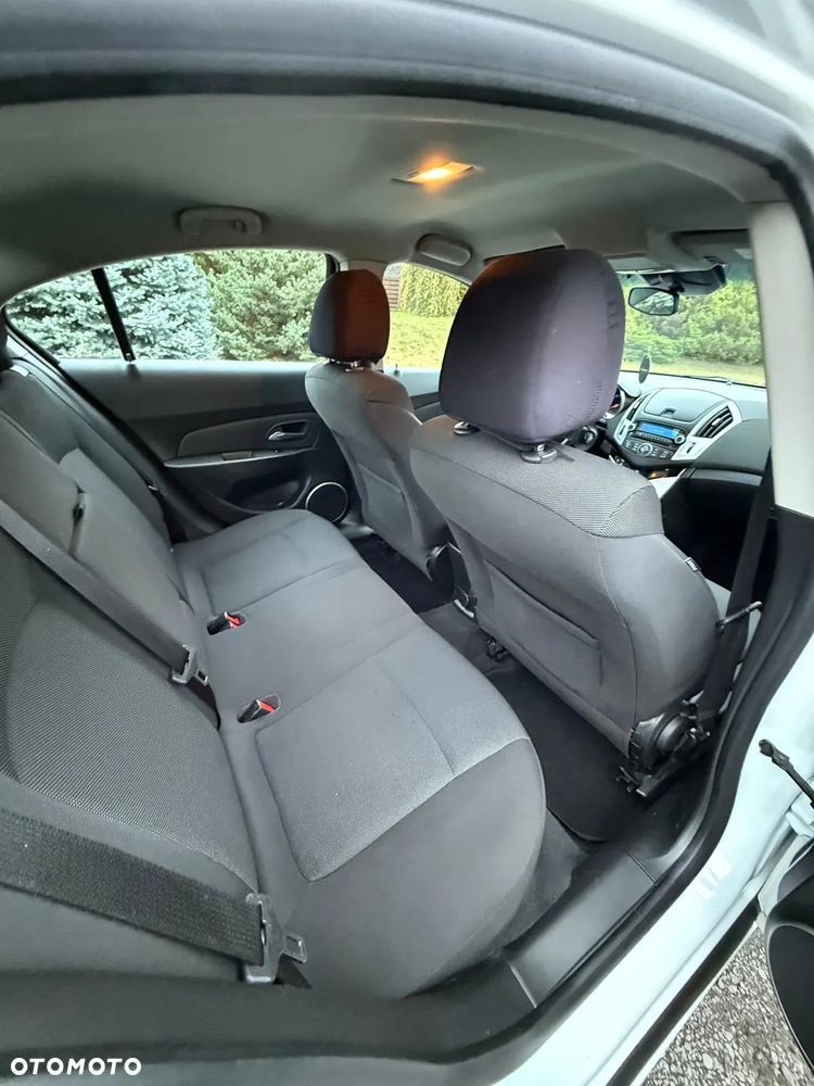 Chevrolet Cruze 1.8 LT - 19