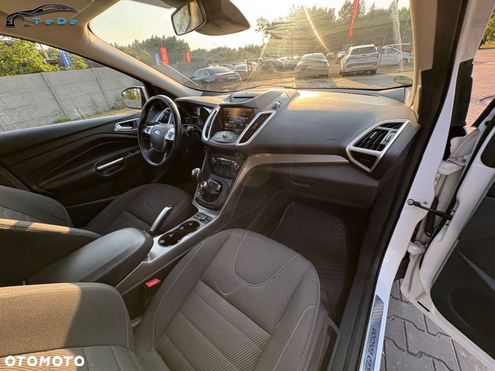 Ford Kuga 2.0 TDCi FWD Titanium Plus - 27