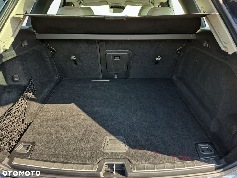 Volvo XC 60 D4 Momentum Pro - 25