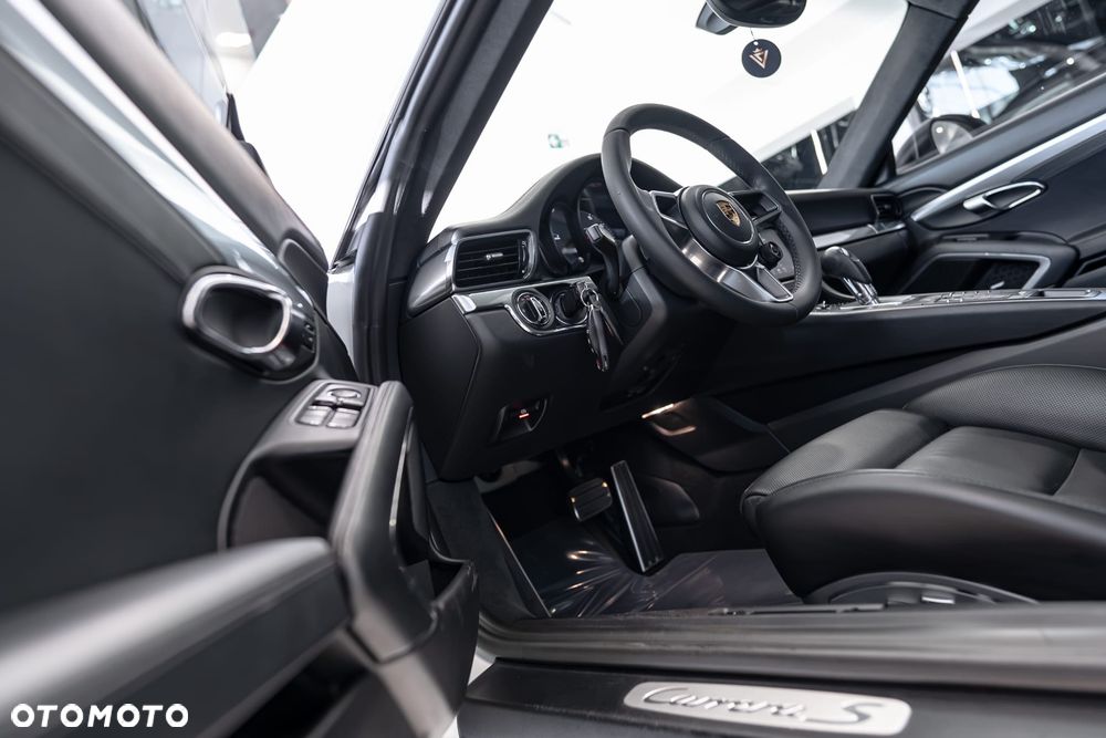 Porsche 911 Carrera S PDK - 27