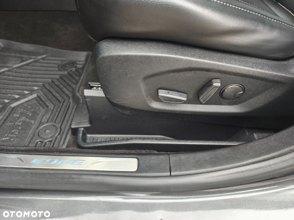 Ford Edge - 12