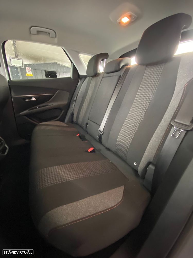 Peugeot 3008 1.5 BlueHDi Active Pack EAT8 - 34