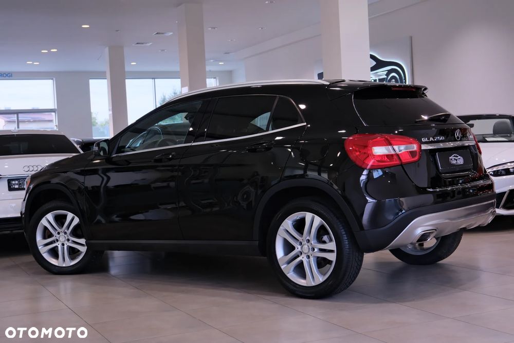 Mercedes-Benz GLA 250 4-Matic - 10