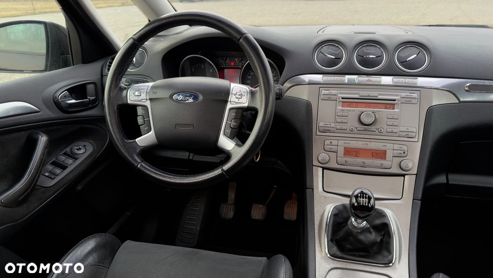 Ford S-Max - 22
