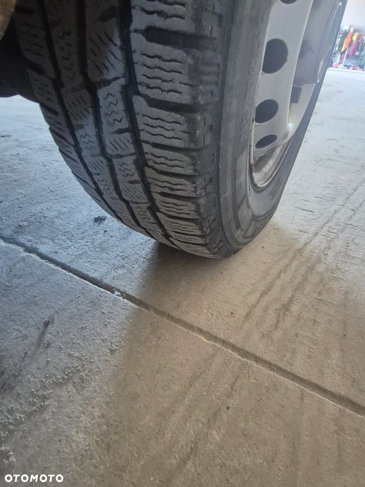 Mercedes-Benz Sprinter - 12