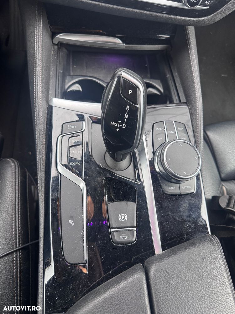 BMW Seria 5 530d xDrive AT - 8