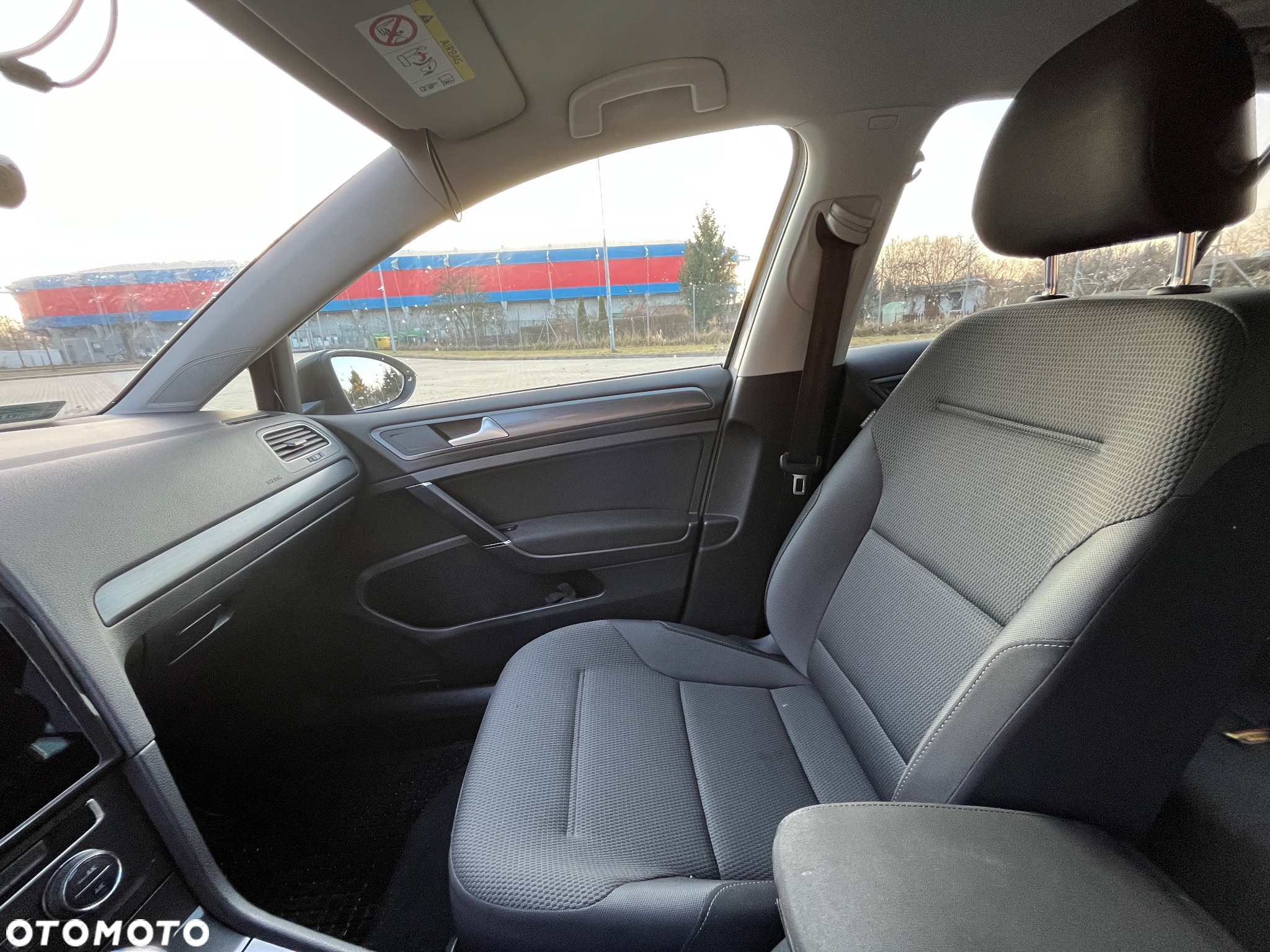 Volkswagen Golf e-Golf - 30