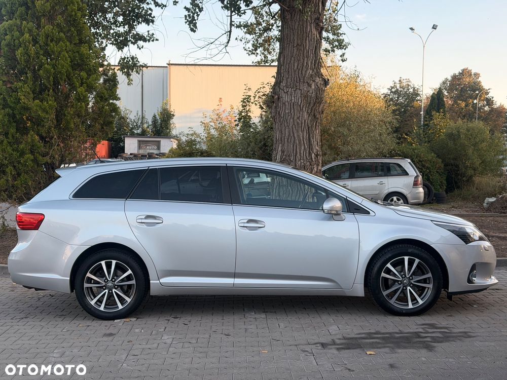 Toyota Avensis 2013 photo 4