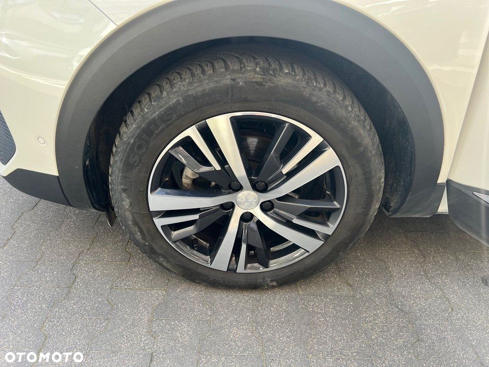 Peugeot 3008 1.2 PureTech Allure Pack S&S EAT8 - 11