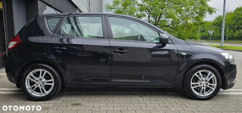Kia Ceed 1.4 L - 19