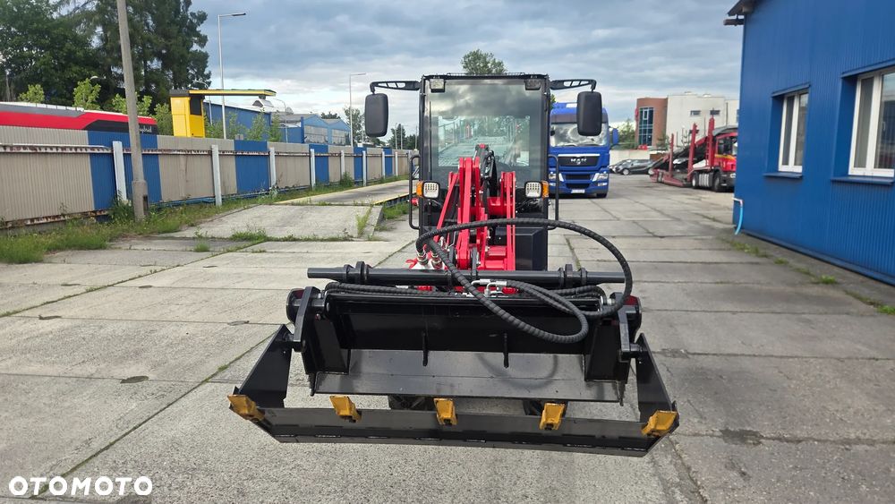 Kubota LOADER TRADER - 11