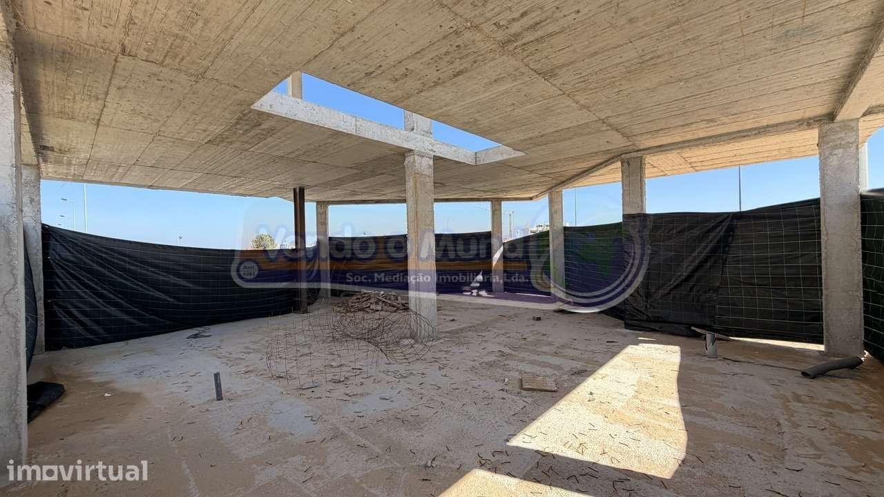 Terreno com construção iniciada em Salvaterra de Magos (S570) - Grande imagem: 4/17