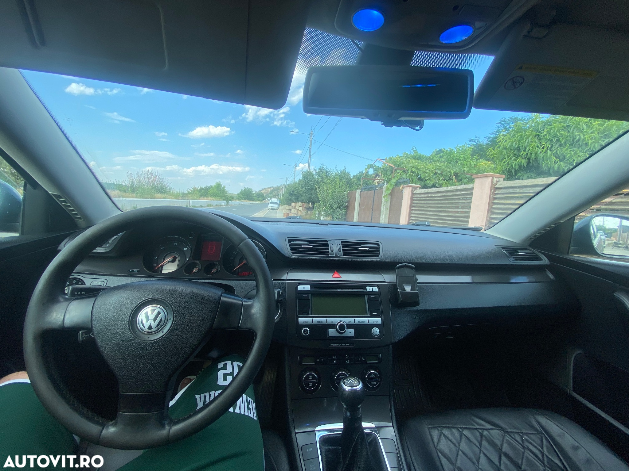 Volkswagen Passat - 4