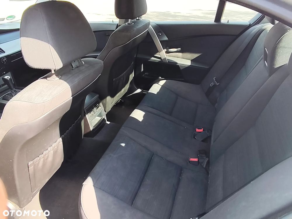 BMW Seria 5 523i - 11