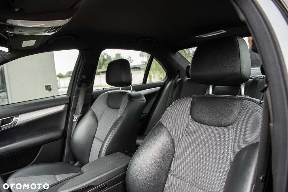Mercedes-Benz Klasa C 220 CDI DPF Automatik Avantgarde - 15