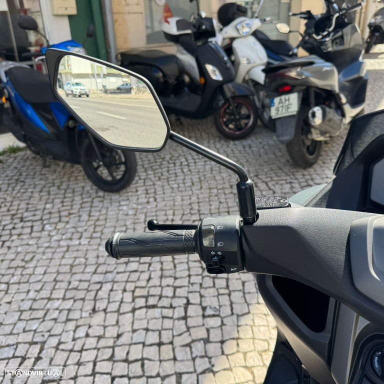 Yamaha NMAX 125 - 15