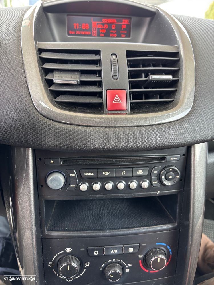 Peugeot 207 1.4 HDi Premium - 10