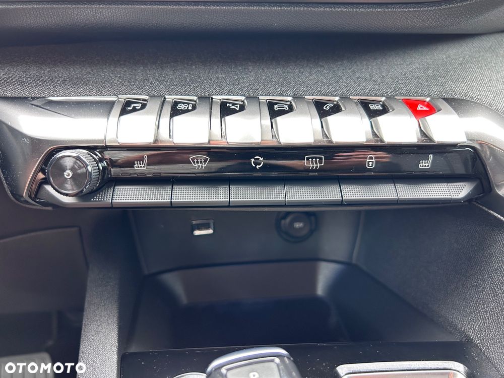 Peugeot 3008 1.2 PureTech Allure Pack S&S EAT8 - 26