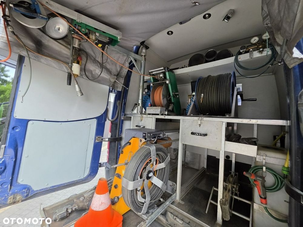 Mercedes-Benz Sprinter - 12