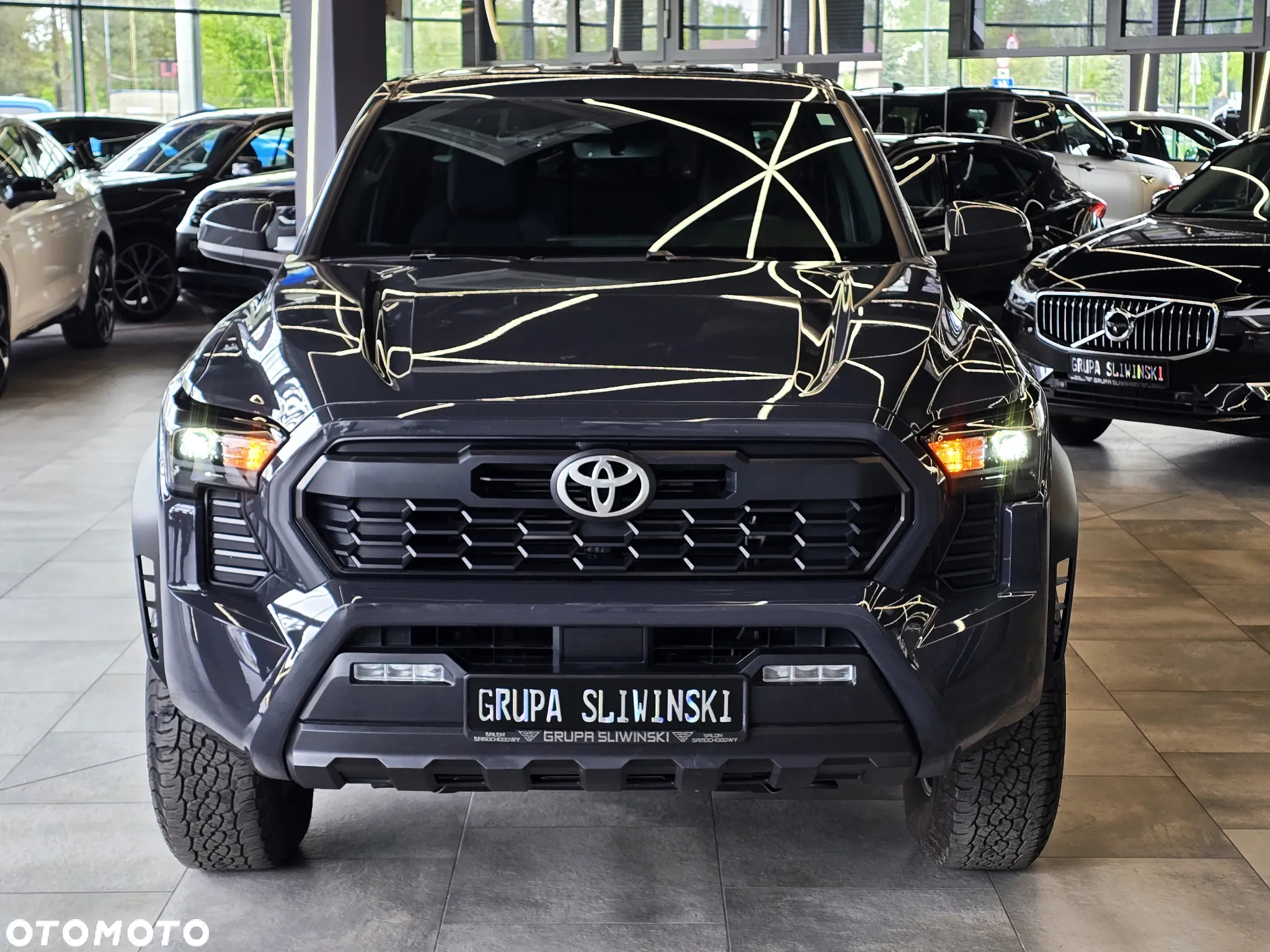 Toyota Tacoma - 13