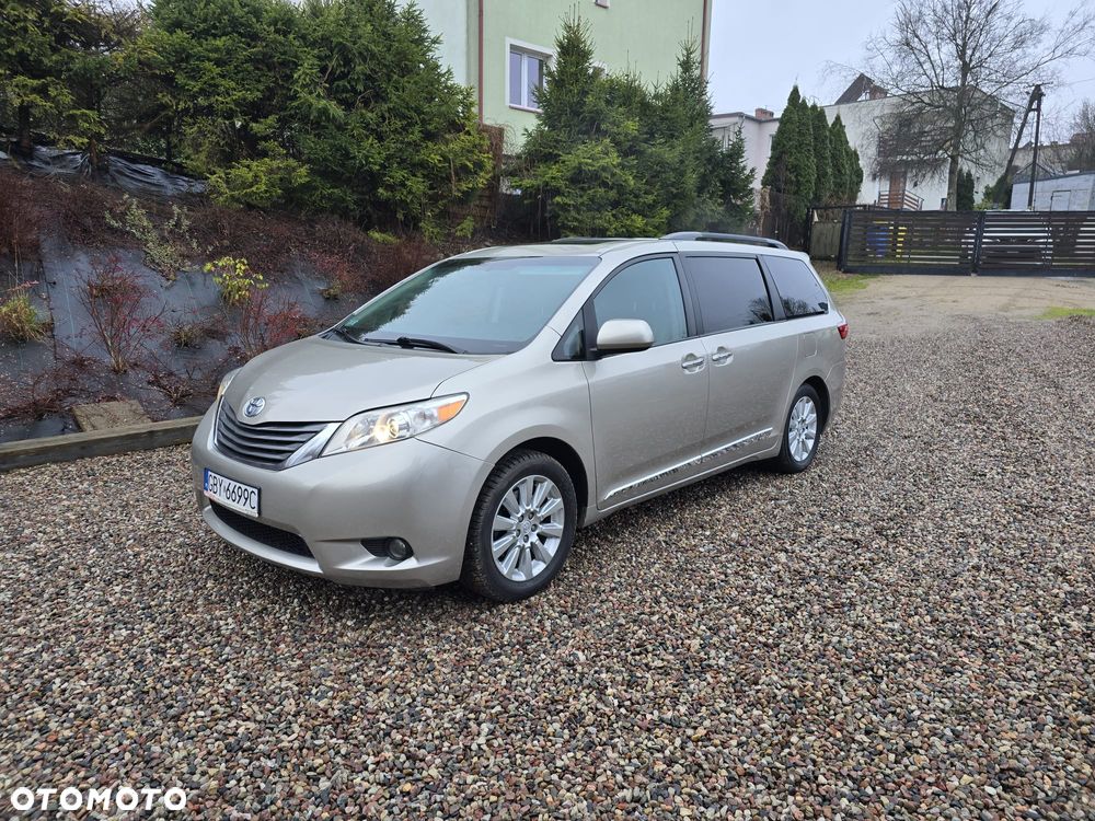 Toyota Sienna 3.5 XLE AWD - 6