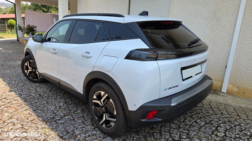 Peugeot e-2008 54 kWh Allure - 3