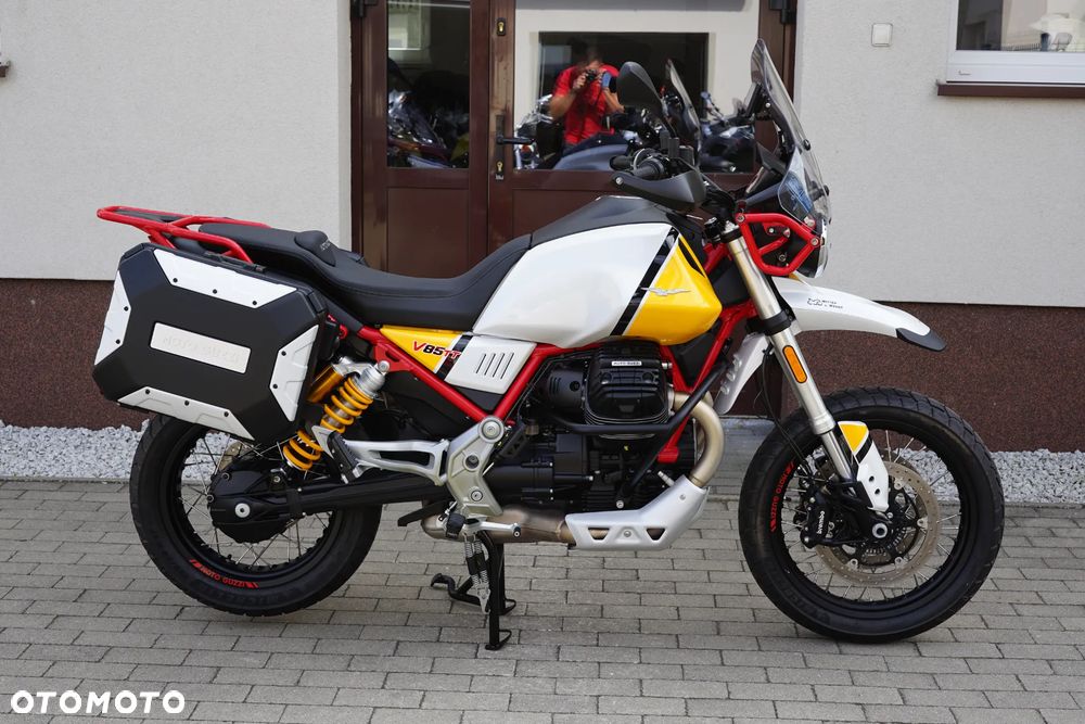 Moto Guzzi V85 - 2