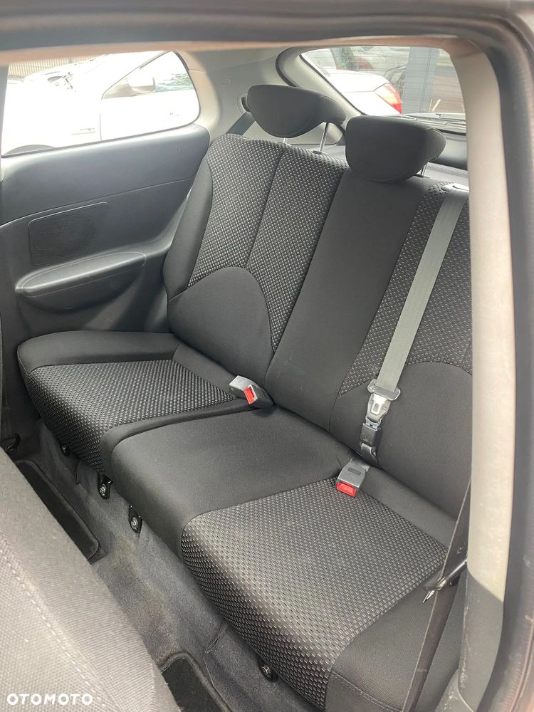 Hyundai Accent 1.4 GL - 11