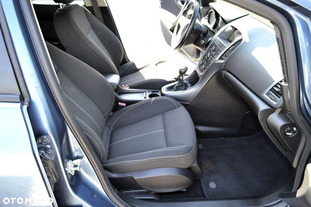Opel Astra 1.4 Turbo Exklusiv - 35