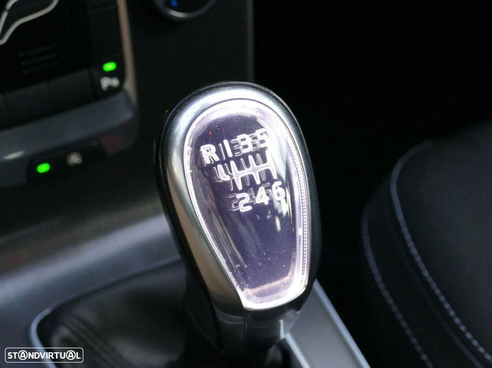 Volvo V40 1.6 D2 Momentum - 21