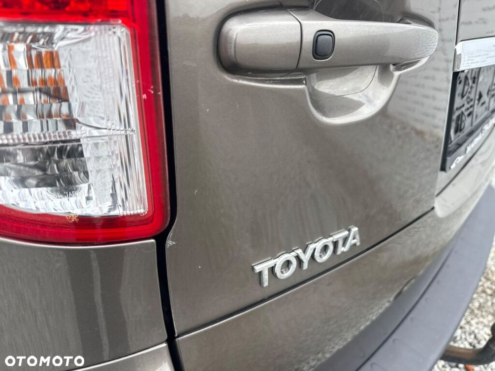 Toyota RAV4 2.2 D-4D 4x2 - 17