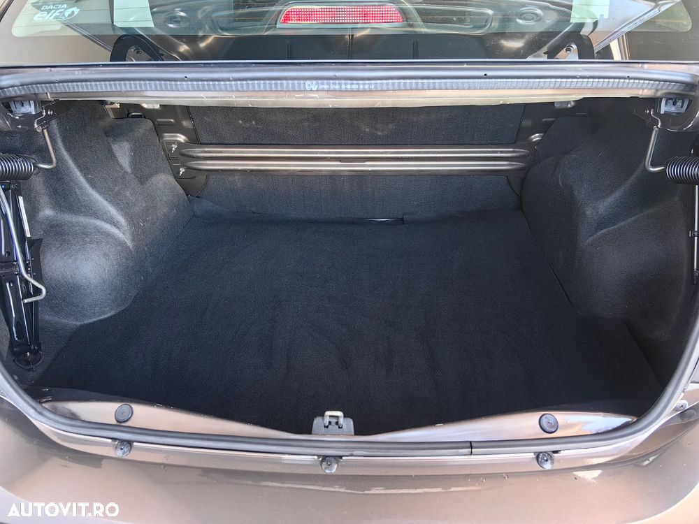 Dacia Logan 1.0 SCe SL PLUS - 9